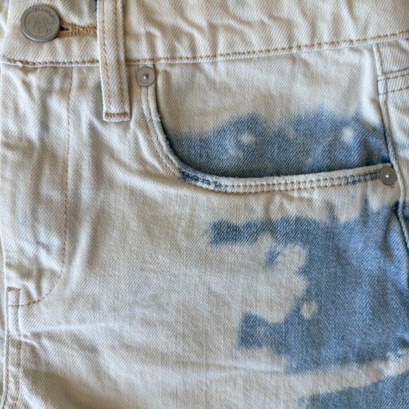 NWT Blank NYC The Barrow Tie-Dye Distressed Denim Shorts Women’s Size 26 - Picture 3 of 5